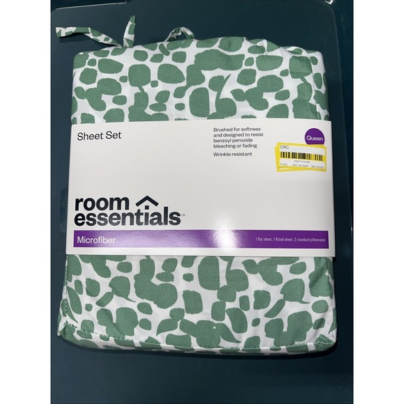 Queen Printed Microfiber Sheet Set Green Dot - Room Essentials: - Picture 1 of 2